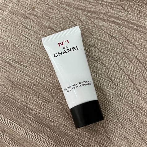 N°1 DE CHANEL REVITALIZING CREAM.